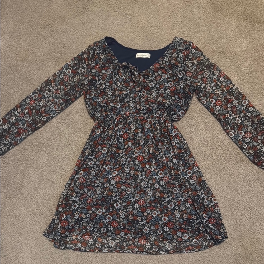 Abercrombie & Fitch Black and Floral Casual Dress with Bishop Sleeves